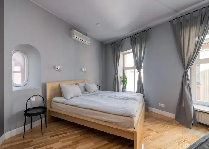 Апартаменты Romantic And Spacious In Old Town *